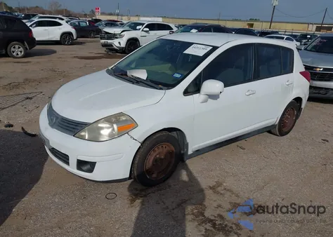 2008 Nissan Versa 1.8S z USA, uszkodzony, nr VIN 3N1BC13E38L374861